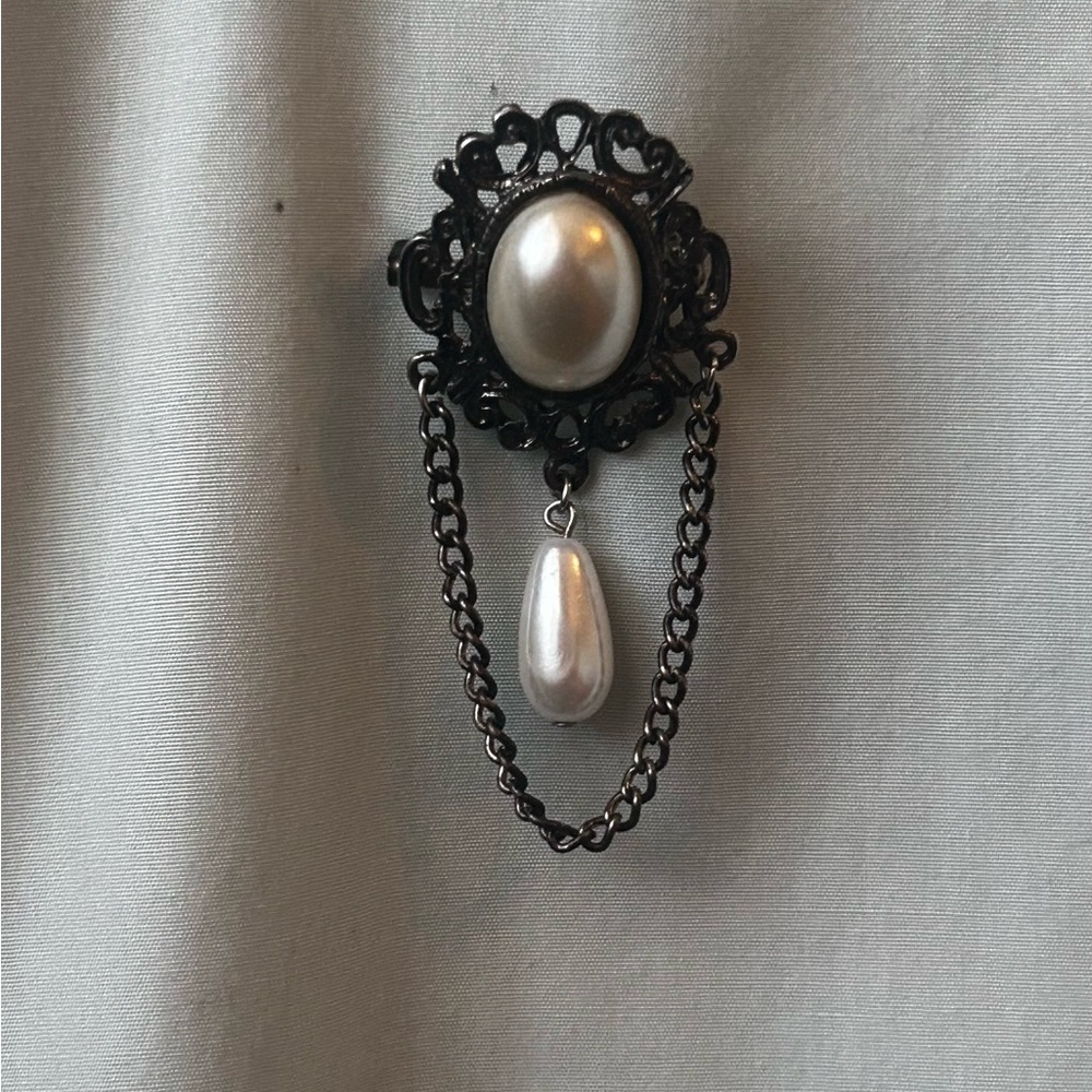 Vintage Brooch Antiqued Silver With Pearls 80s VTG